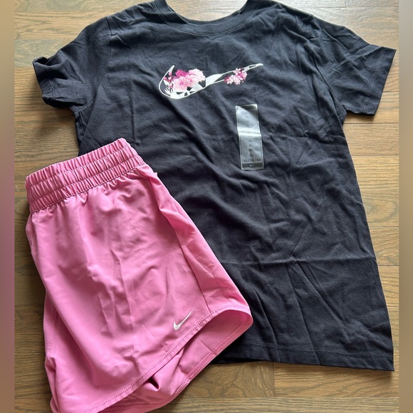 Nike Other - NWT Nike Girls Set size XL